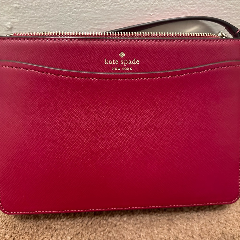 Small Kate Spade crossbody.